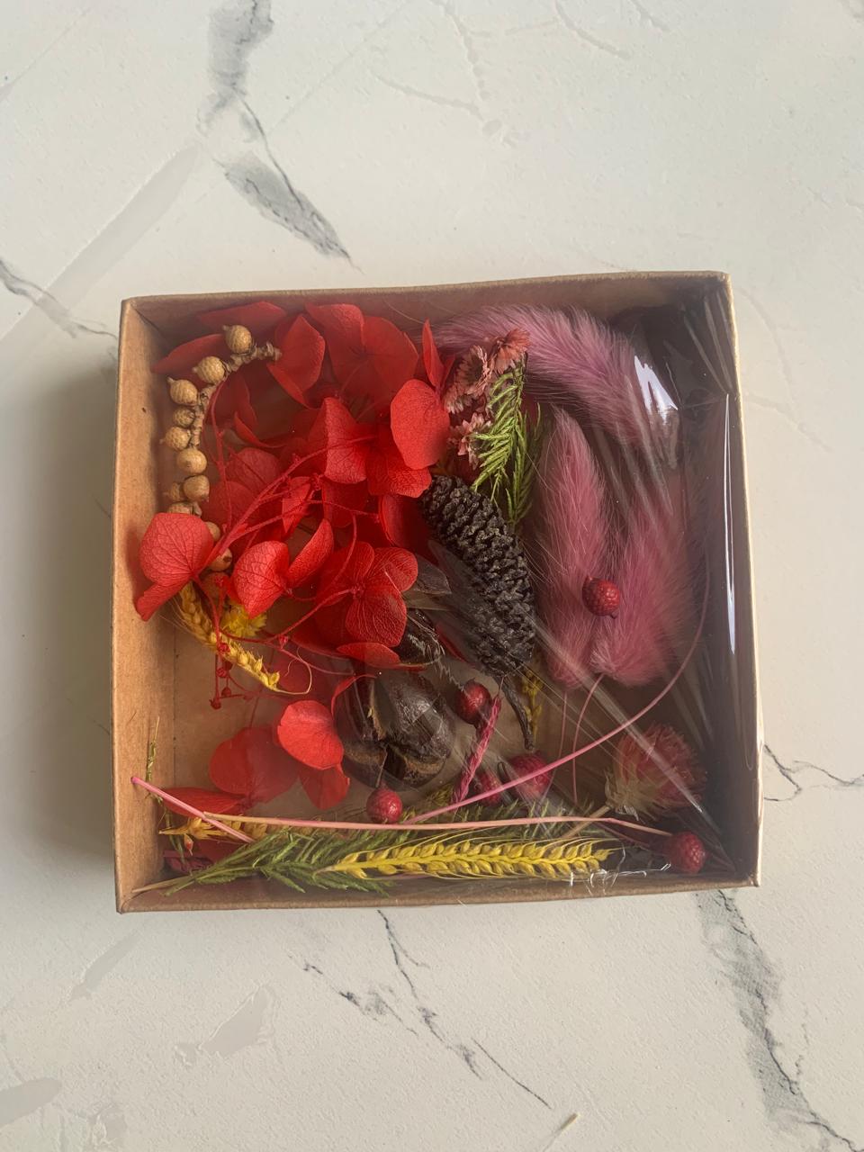 Mini Dry Flower Mix Box – Red Hydrangea, Pine Cones, Bunny Tails & More