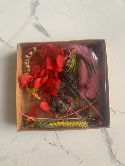 Mini Dry Flower Mix Box – Red Hydrangea, Pine Cones, Bunny Tails & More
