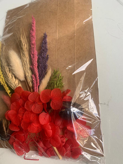 Dry Flower Mix Box – Medium | Hydrangea, Pine Cones, Bunny Tails & More