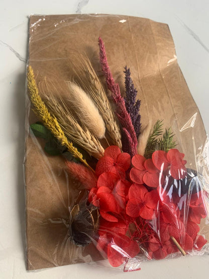 Dry Flower Mix Box – Medium | Hydrangea, Pine Cones, Bunny Tails & More