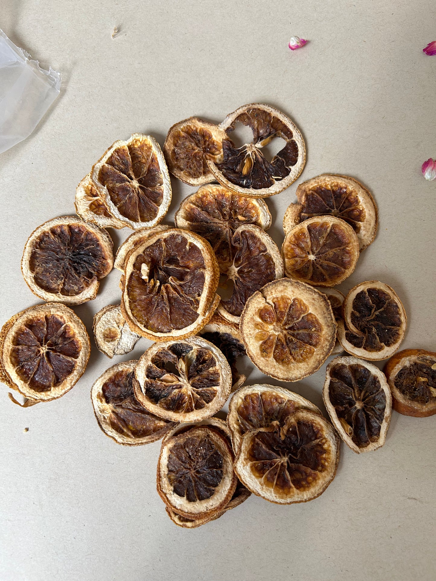 Natural Dried Lemon Slices – Decorative & Aromatic